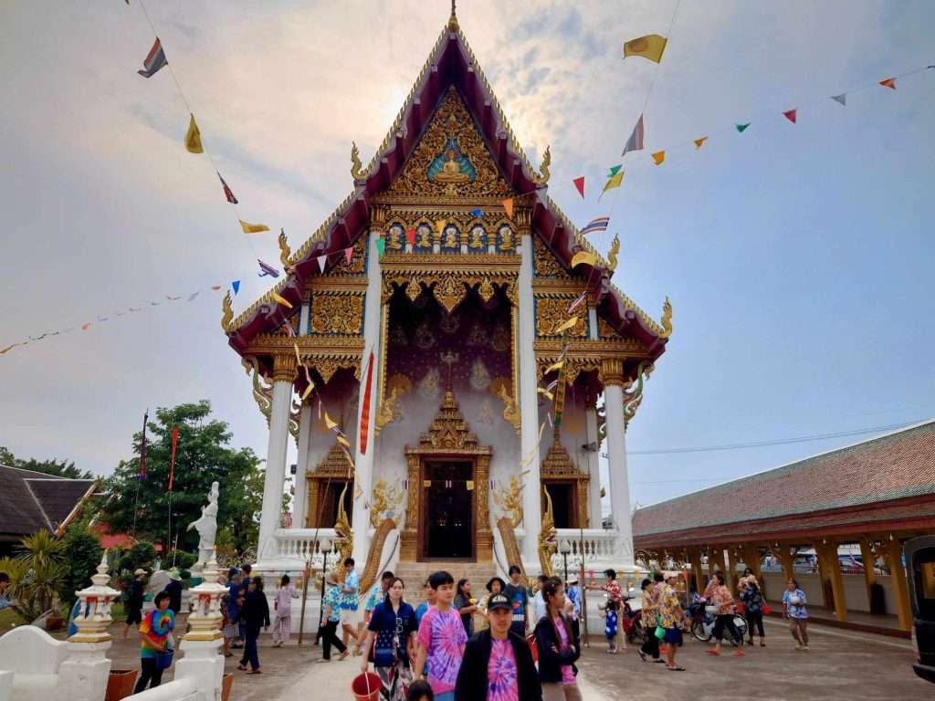 Wat Pho Buppharam วัดโพธิบุปผาราม Buddhist Temple, Phrae Long District North Thailand Tourist Attractions